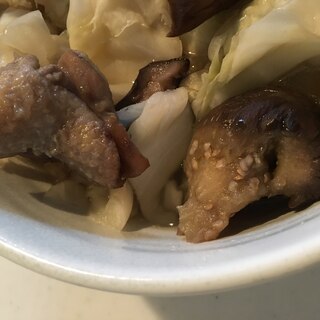 鶏肉となすしいたけのキャベツ煮